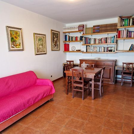Domus Divi - Eur Torrino Apartment โรม ภายนอก รูปภาพ