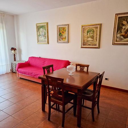 Domus Divi - Eur Torrino Apartment โรม ภายนอก รูปภาพ