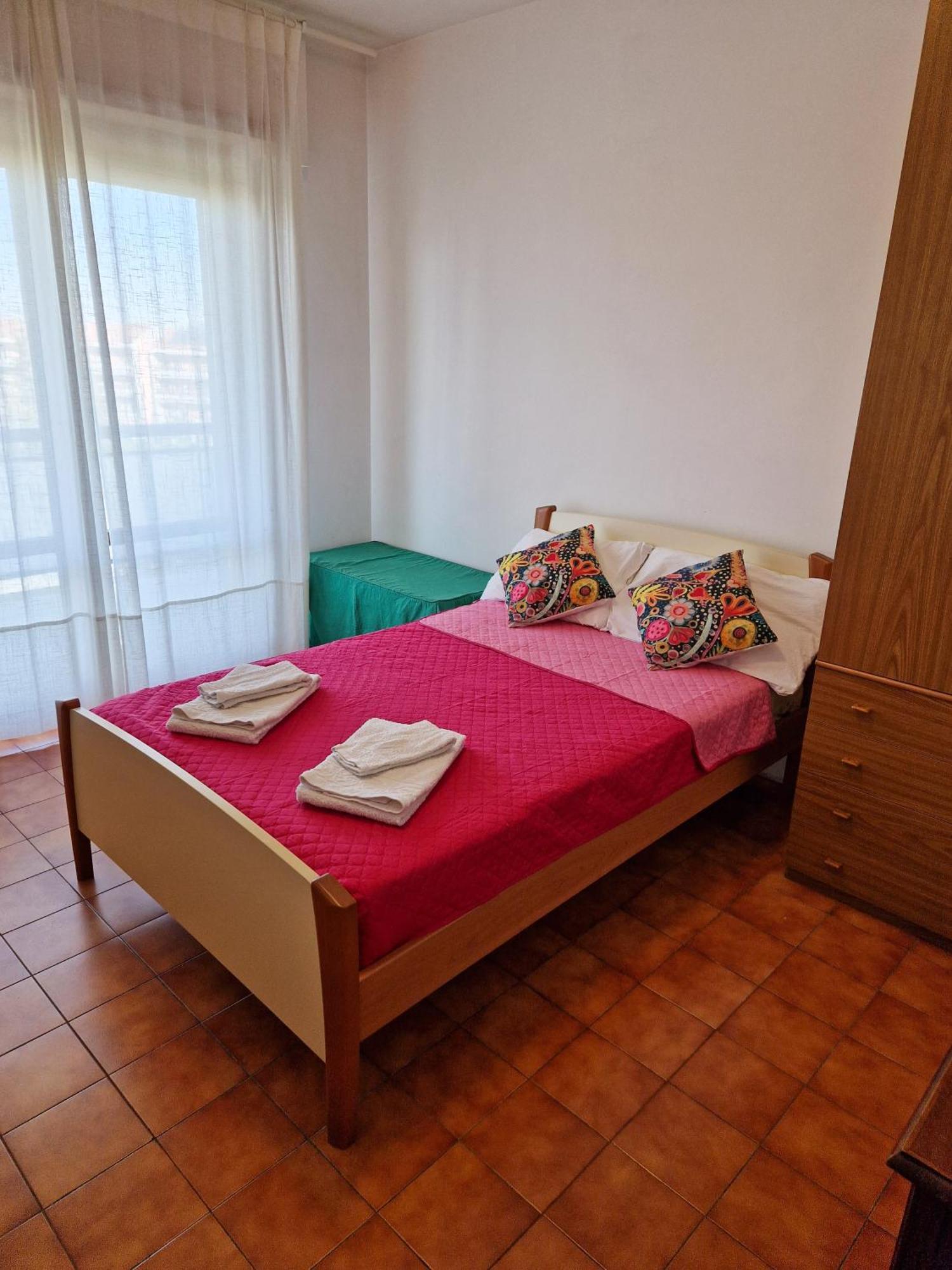Domus Divi - Eur Torrino Apartment โรม ภายนอก รูปภาพ